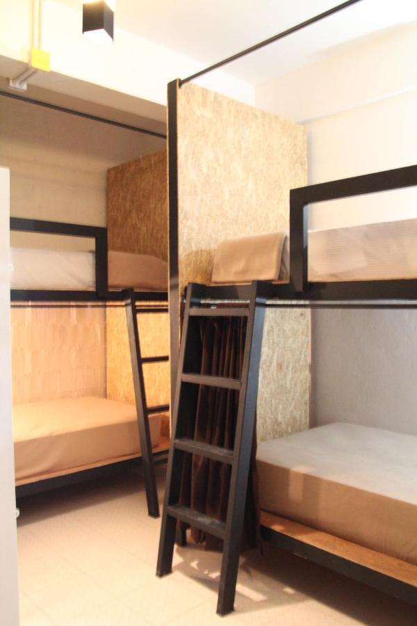 Vitamin Sea Hostel Phuket Room photo